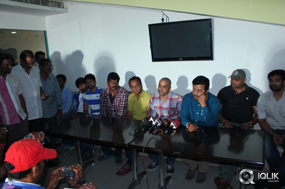 Yevadu-Movie-Success-Tour